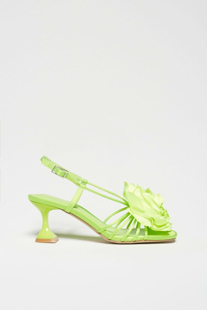 Sandálias, €39.99, Sfera.