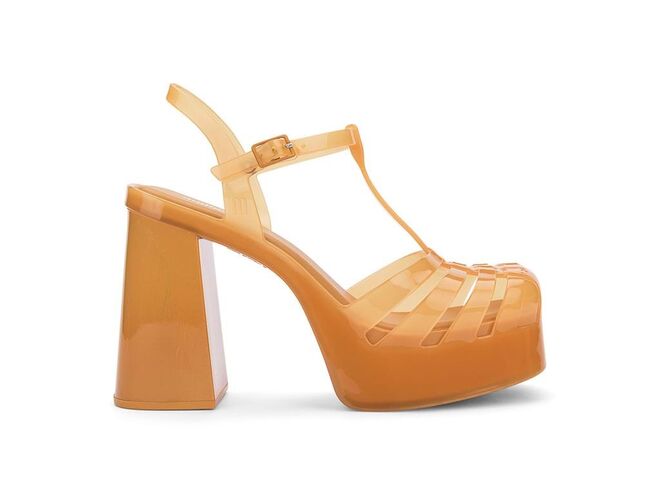 Sandálias, €115, Melissa.