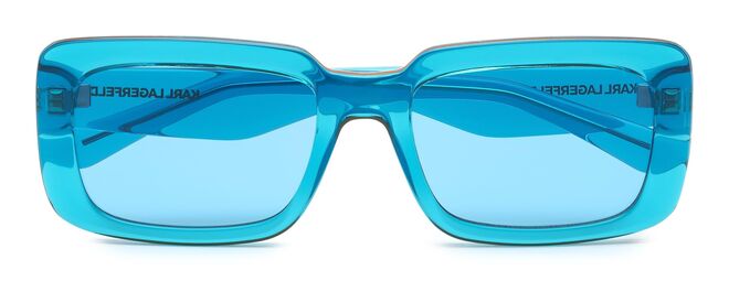 Óculos de sol, €95, Karl Lagerfeld.