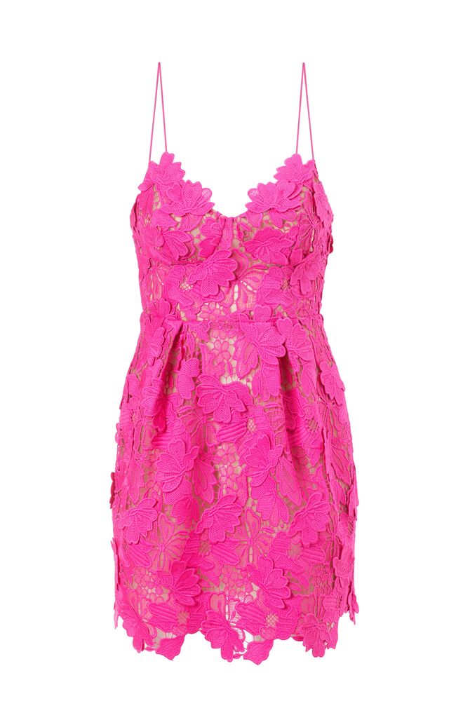 Vestido em renda, €160, Mango Capsule.