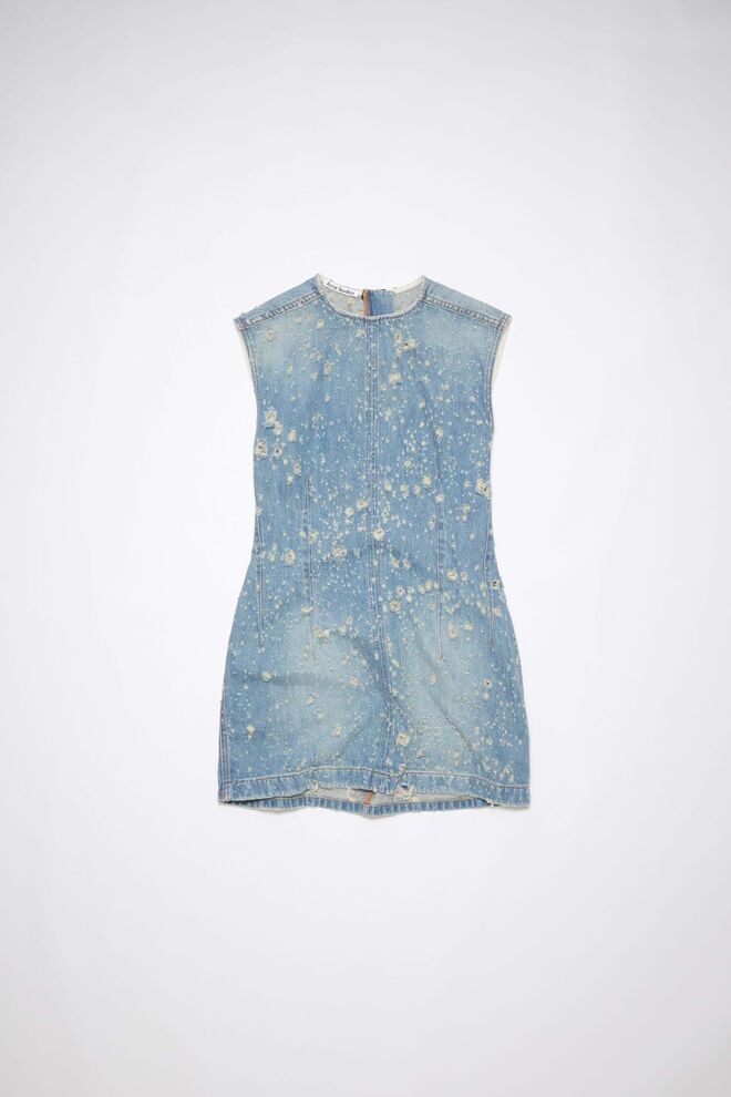 Vestido em ganga, €590, Acne Studios.