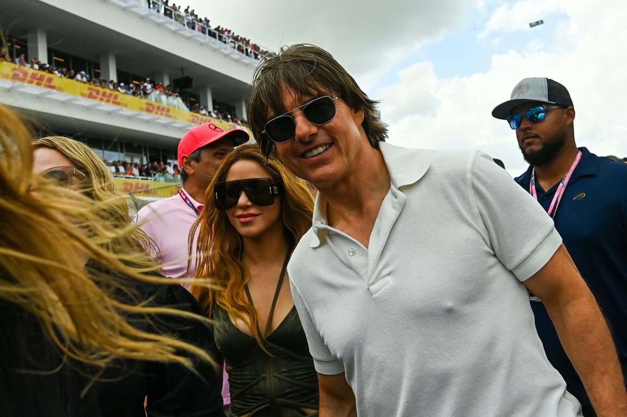Shakira e Tom Cruise no Miami Grand Prix 2023 na Flórida, 7 de maio.