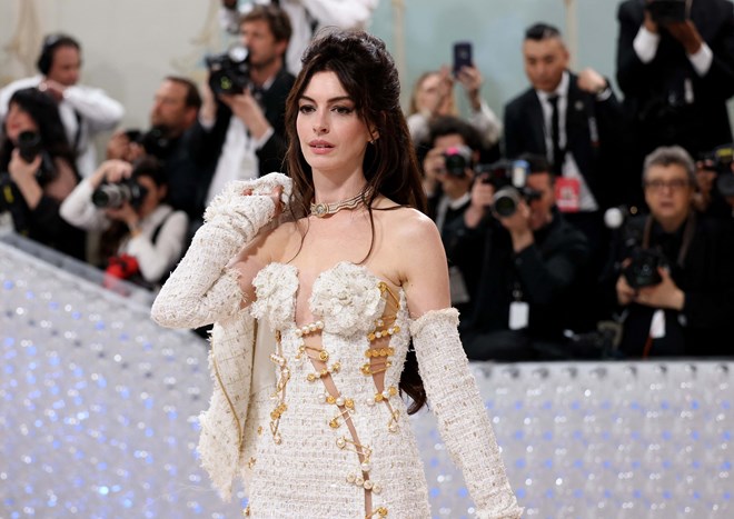 Anne Hathaway.