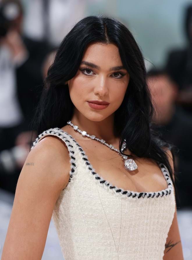 Dua Lipa.