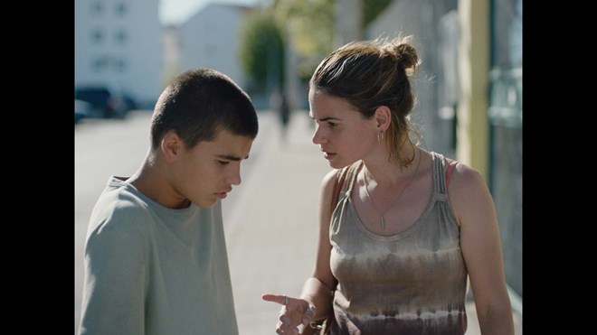 Os meus maiores desafios neste filme talvez tenham sido, conseguir passar toda a carga emocional da minha personagem com realismo e evitar o caminho mais fácil do melodrama!