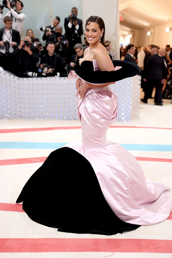 Ashley Graham em Harris Reed