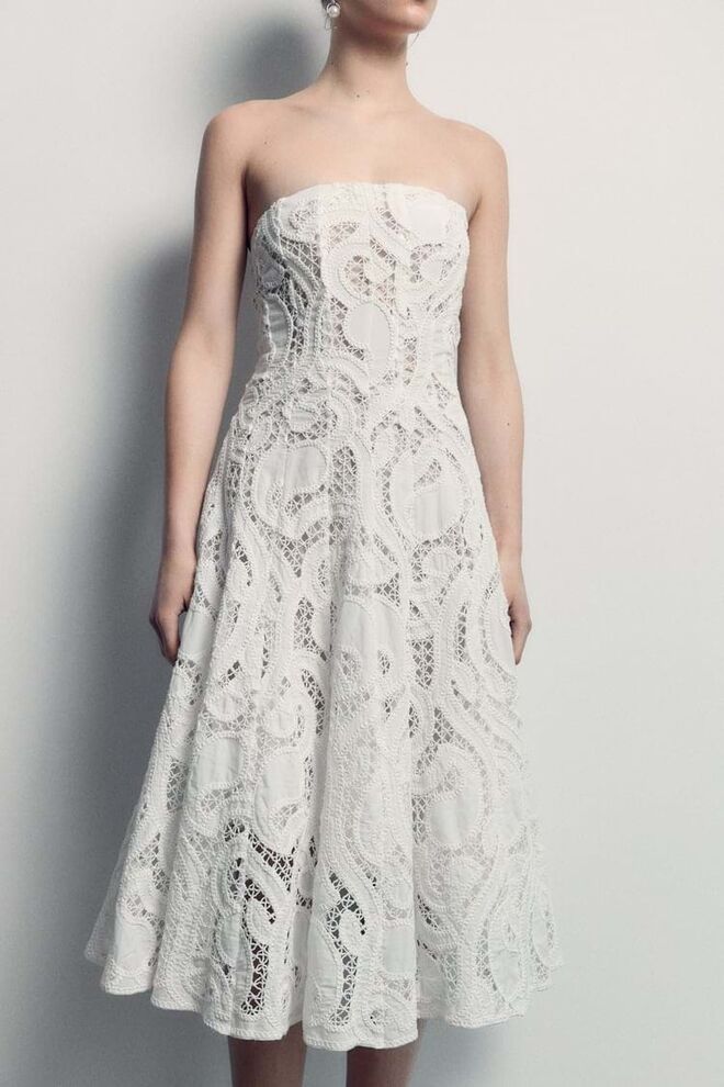 Vestido, €99.95, Zara.