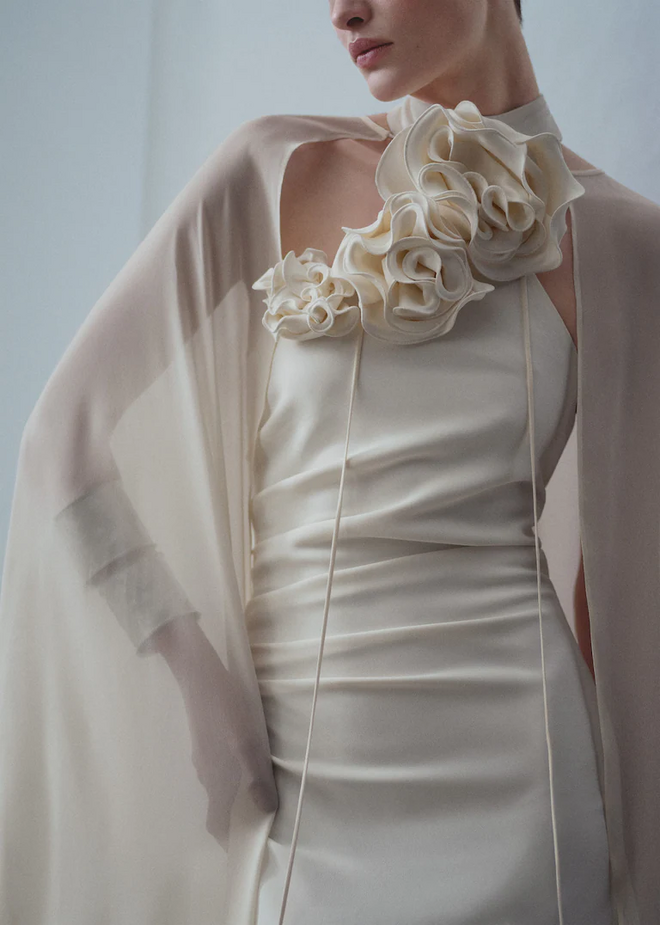 Capa da coleção Capsule, €120, Mango.