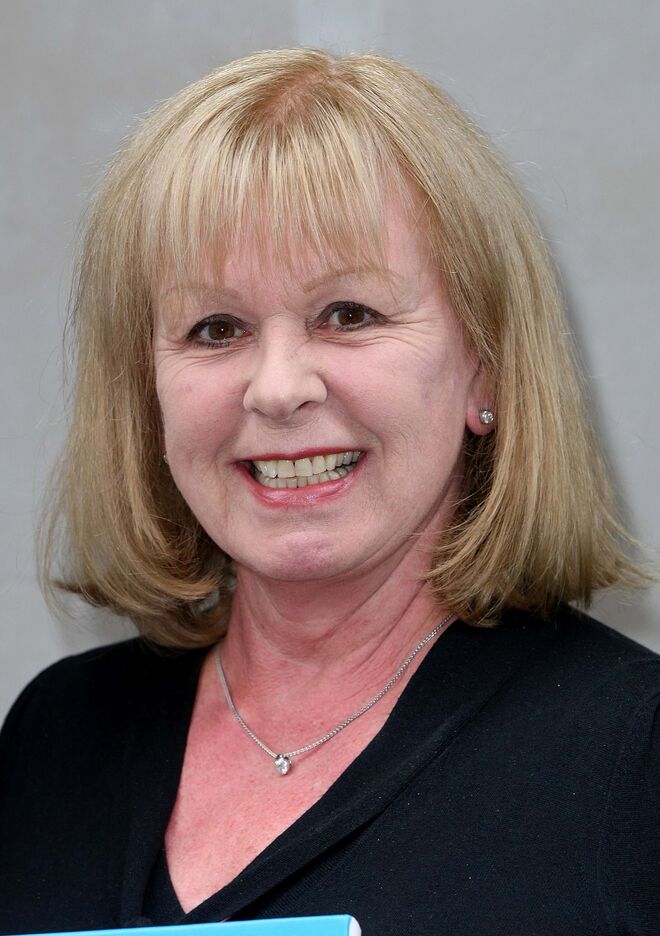 Jo Hansford, a cabeleireira pessoal da futura rainha consorte.