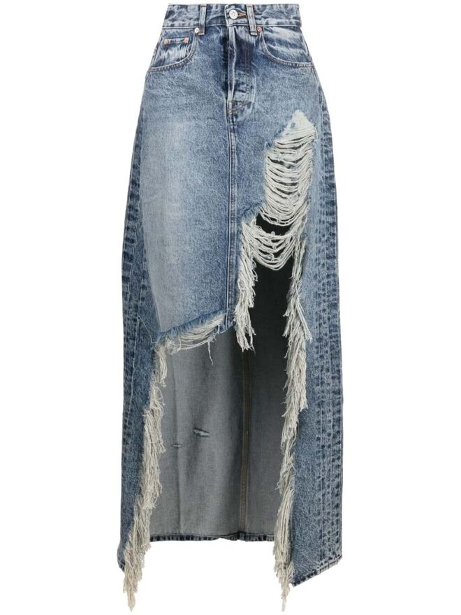 Saia em ganga, €1556, Vetements em farfetch.com.