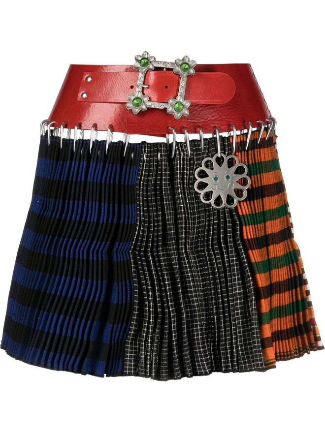 Saia em pele e seda com metal, €1496, Chopova Lowena Erica em Farfetch.com.