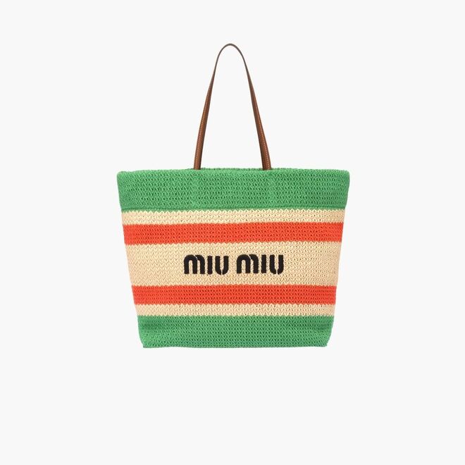 Carteira em malha tricotada e pele, €1150, Miu Miu.