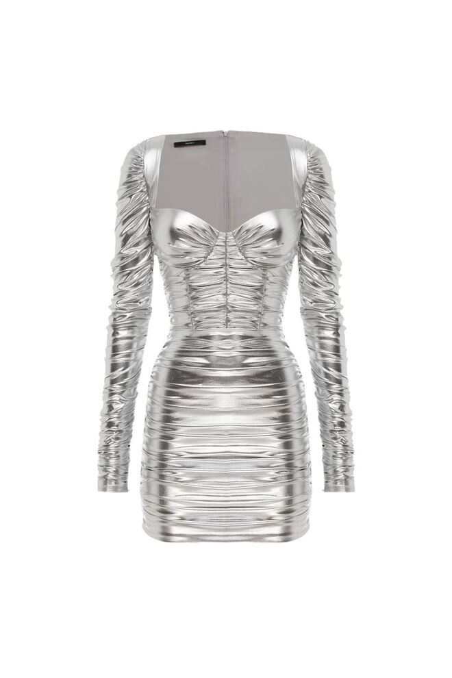 Vestido em malha de seda laminada, €1800, Alex Perry.