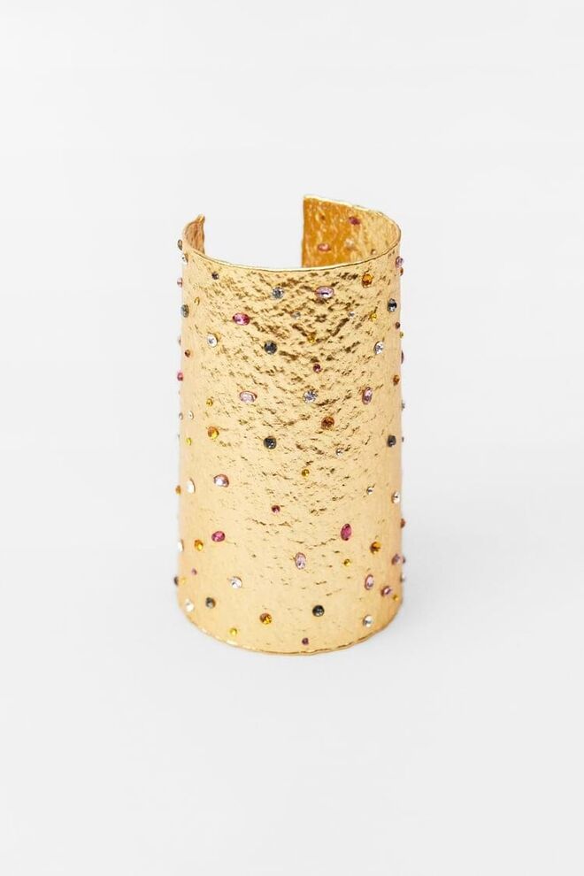 Pulseira, €17.95, Zara.