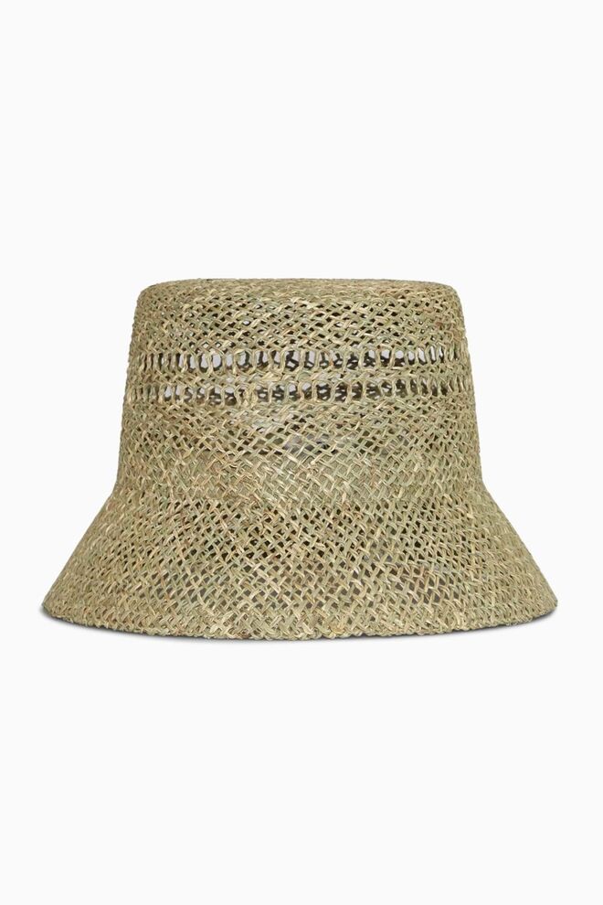 Chapéu, €45, COS.