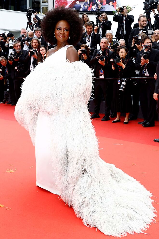 em Valentino Haute Couture.