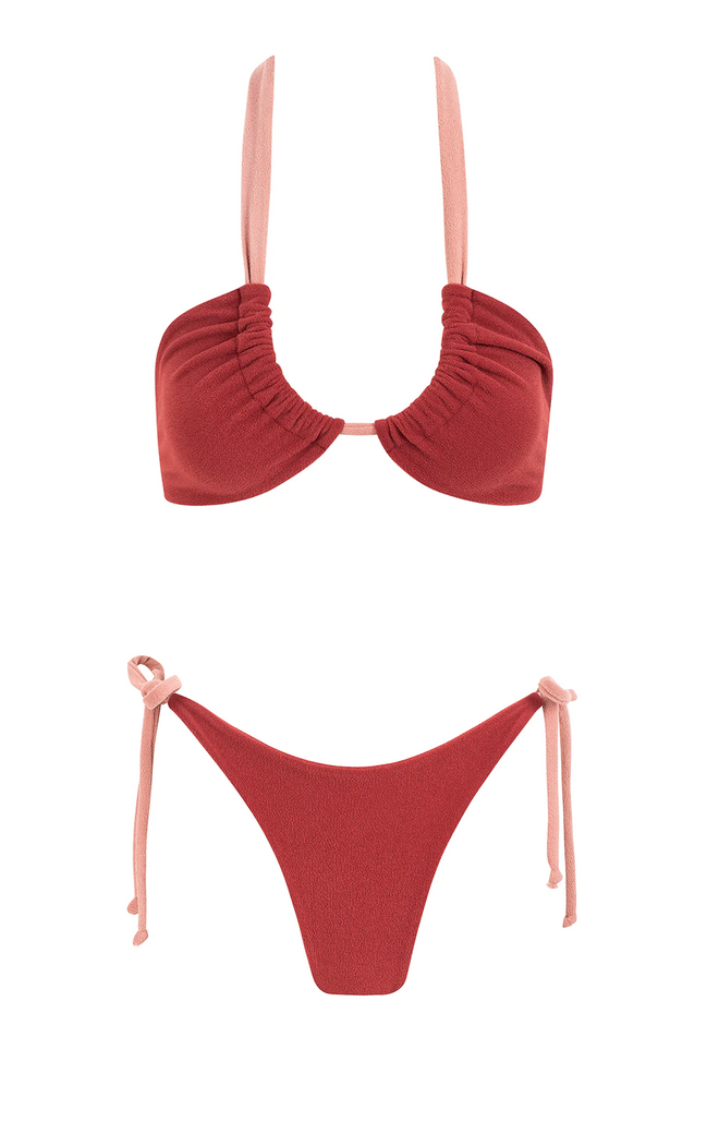  Biquíni, soutien Allera, €65, e cuecas Nala, €59, Concious x Alice Trewinnard.