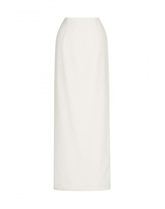 Saia em crepe, €376, Diogo Miranda. 