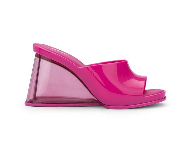 Mules em PVC e acrilico, €100, Melissa.