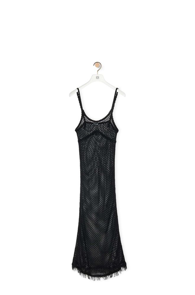 Vestido em mesh, €980, Loewe.