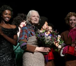 Roubada urna de Vivienne Westwood