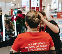 Há uma loja em Portugal que está a revolucionar o conceito de beleza. Veja o makeover inacreditável das leitoras Máxima