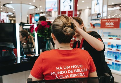 Frases que enaltecem a beleza das mulheres de cabelos longos