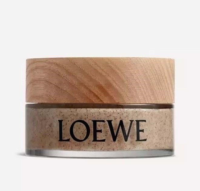 Paula’s Ibiza Eclectic Body Scrub, Loewe