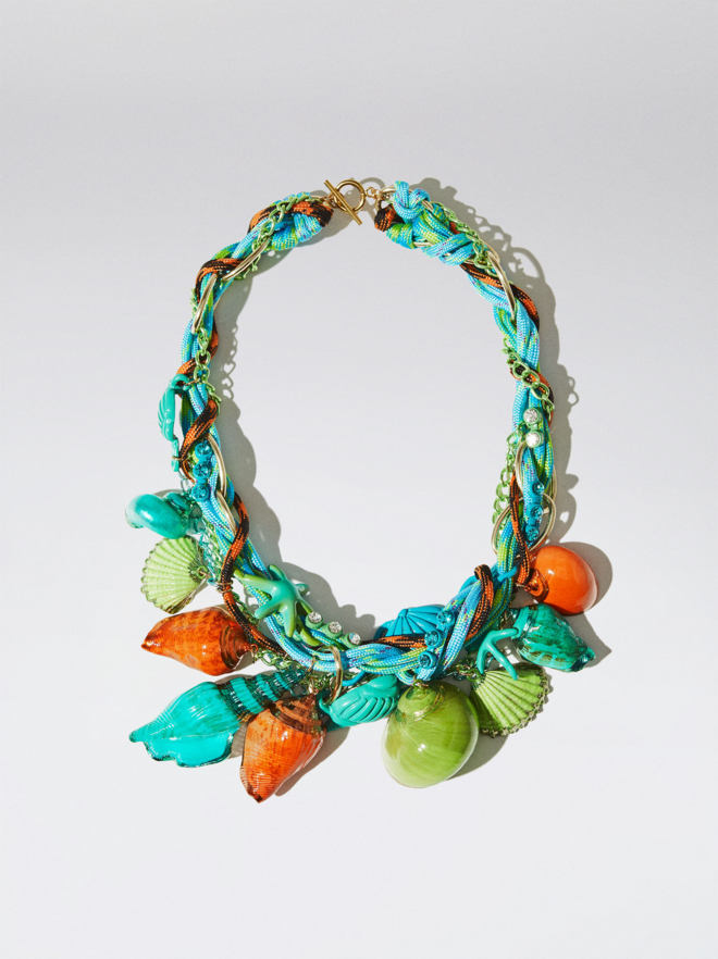 Colar, €45,99, Parfois.