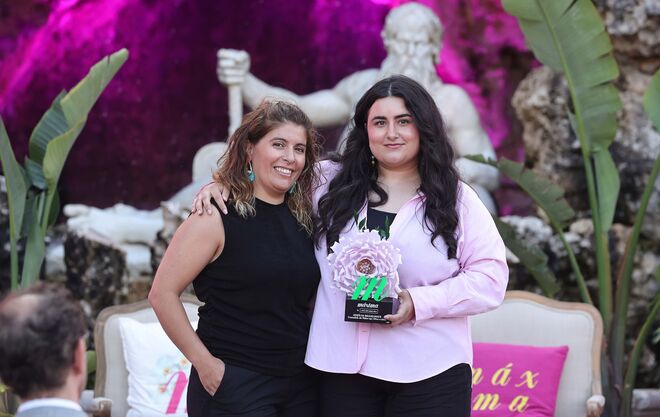 Sandrine Cristal Offer Manager Sephora e Sofia Rodrigues, Digital Advocate da Benefit para receber o Prémio Herói da Maquilhagem – produtos essenciais na nova rotina de make-up (Olhos & lábios): They're Real! Xtreme Precision Liner, Benefit