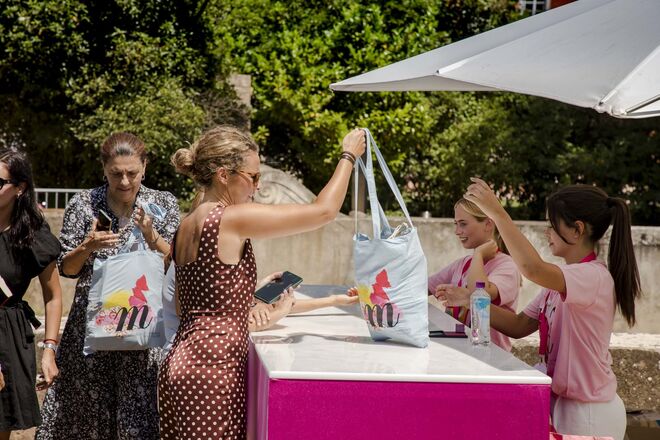 Oferta de um beauty bag.