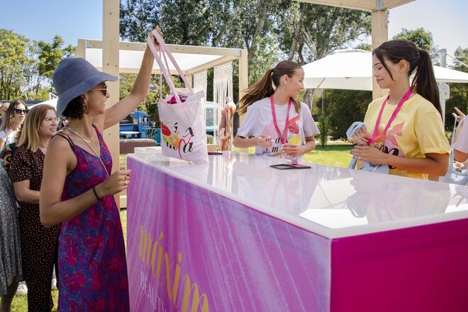 Oferta de um beauty bag.