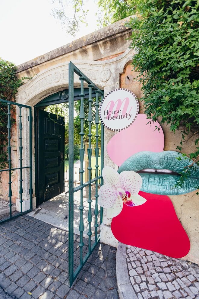 O sunset da Steve Madden ocorreu no Máxima House of Beauty. 