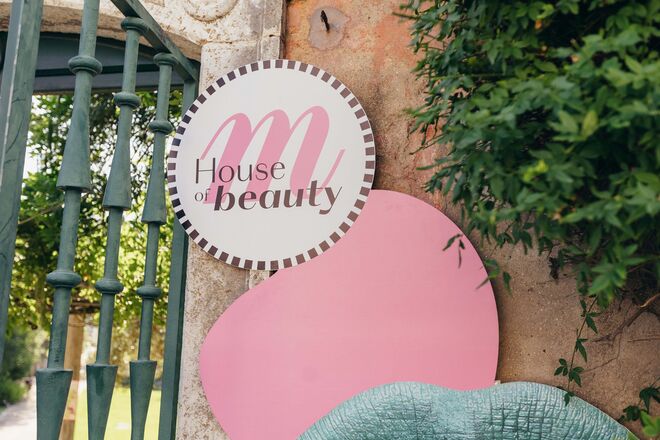 O sunset da Steve Madden ocorreu no Máxima House of Beauty. 