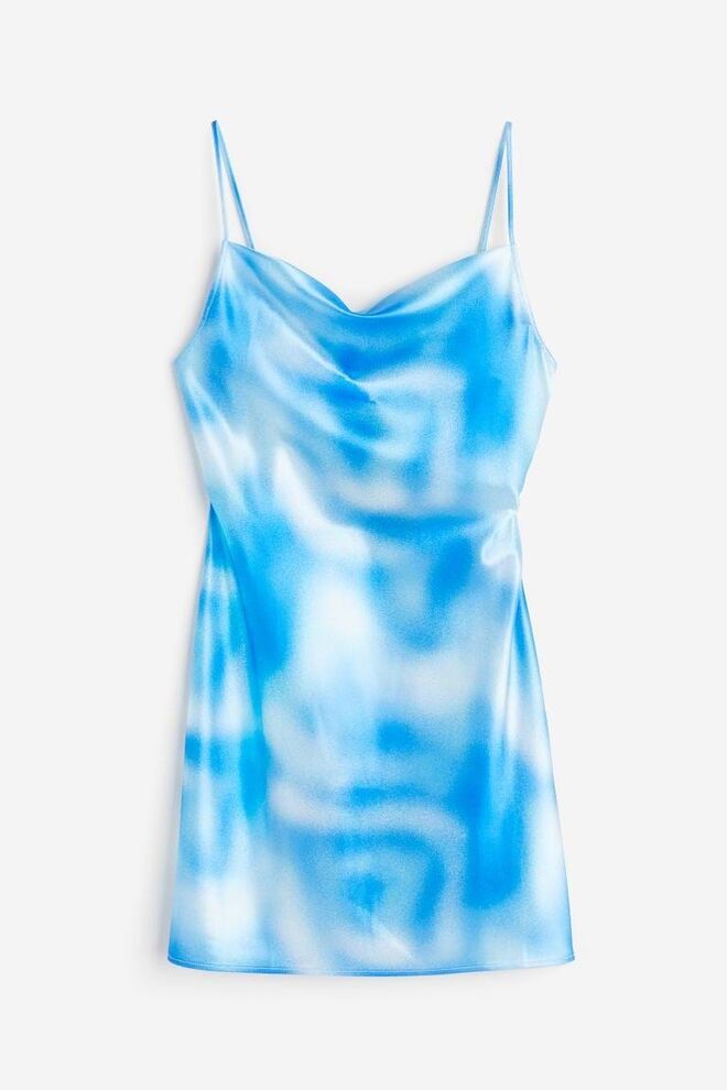 Vestido em cetim, €19,99, H&M.