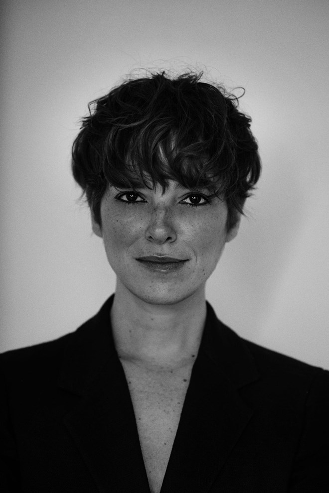 Virginia Feito nasceu em 1988 e foi crescendo entre Madrid e Paris.