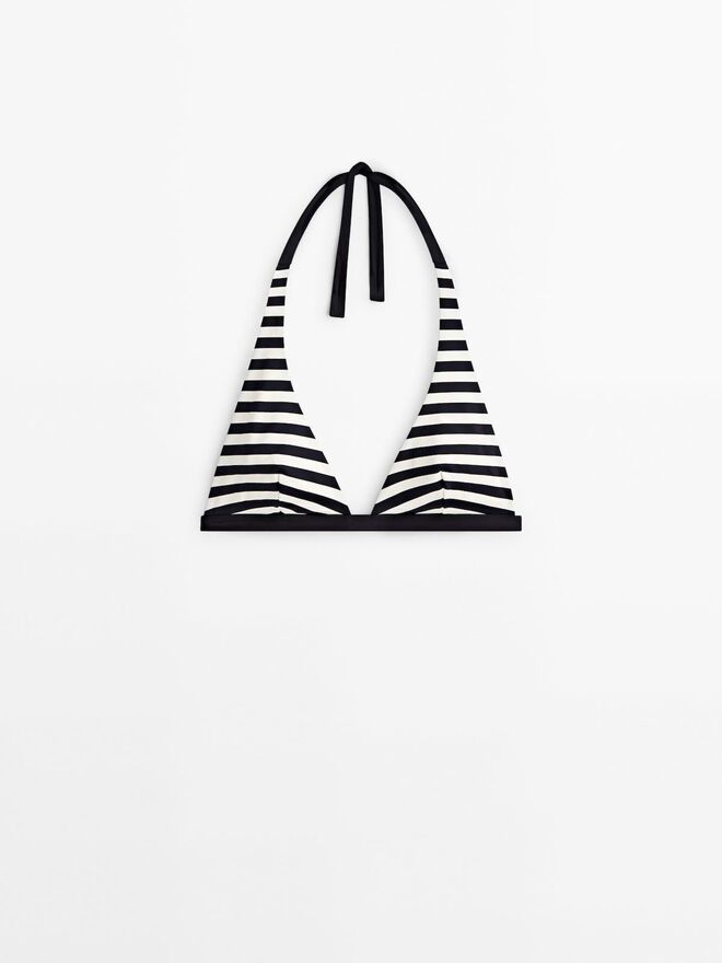 Top de biquini, €29,95, Massimo Dutti.