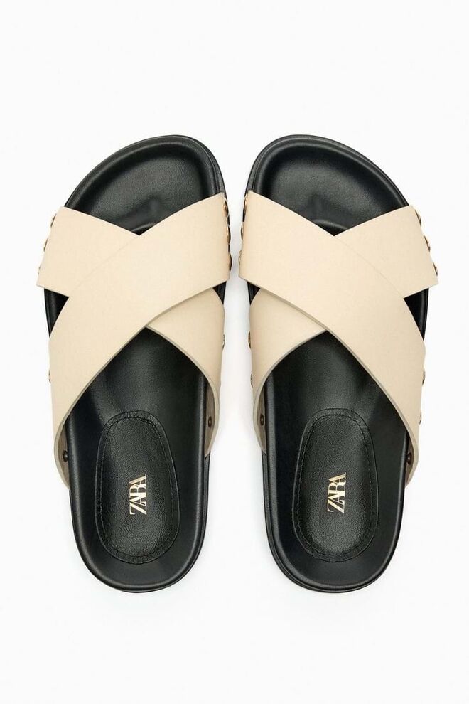 Sandálias, €49,95, Zara.