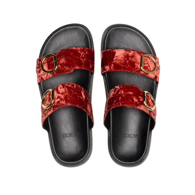 Sandálias, €195, Lachoix.