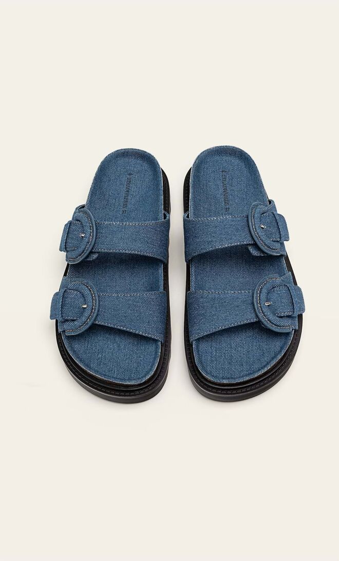 Sandálias, €29,99, Stradivarius.