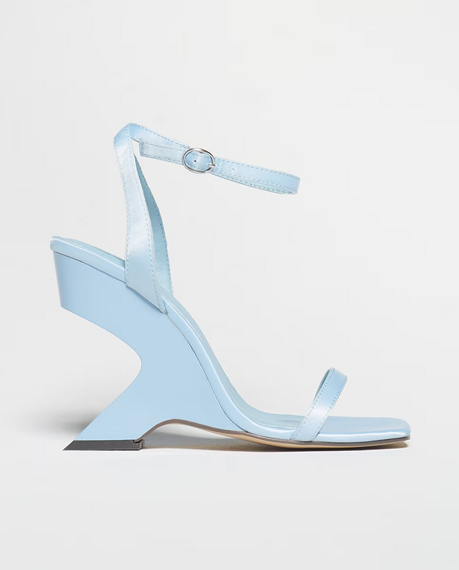 Sandálias, €59,99, Sfera.