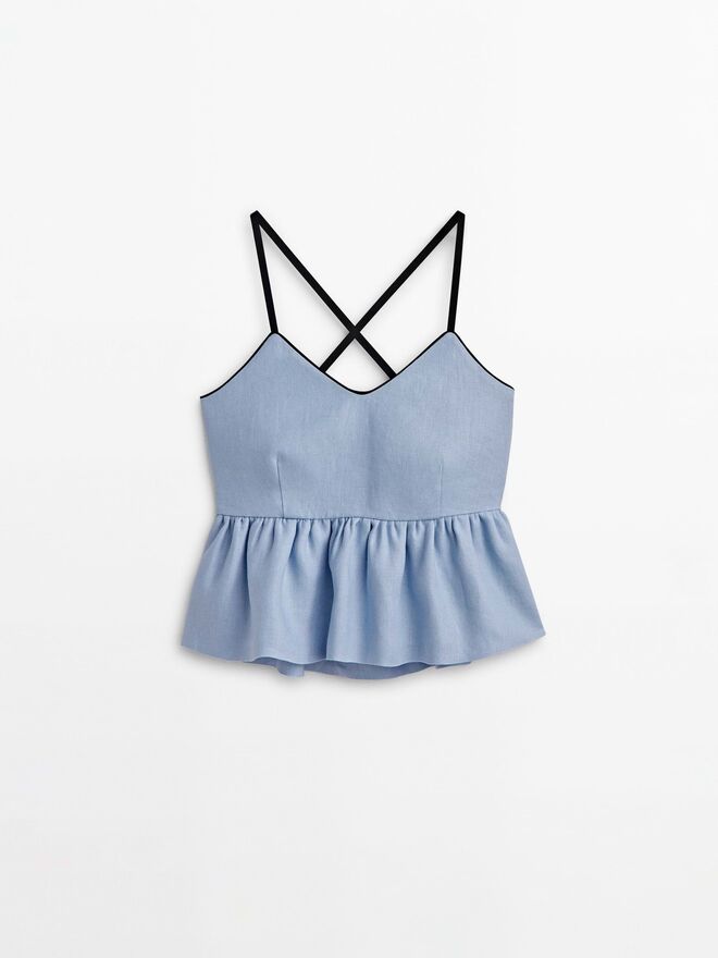 Top, €69,95, Massimo Dutti Studio.