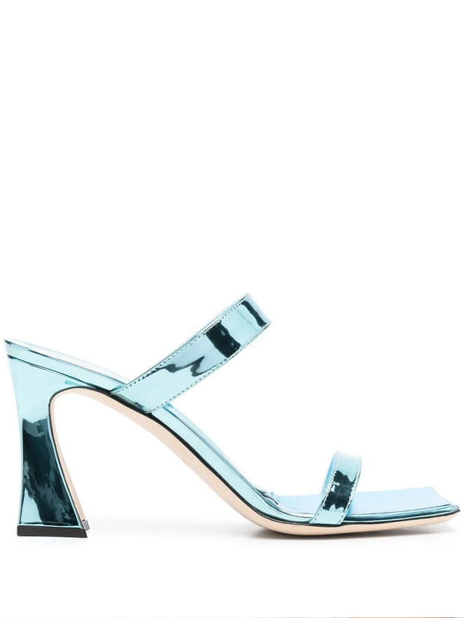 Mules, €495, Giuseppe Zanotti na Stivali.