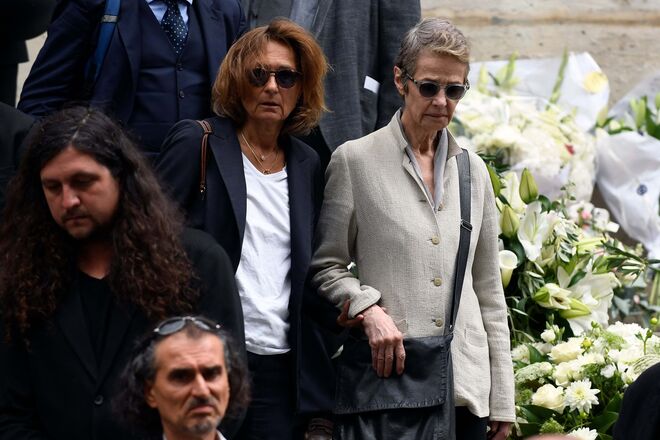 Charlotte Rampling, atriz britânica (lado direito).