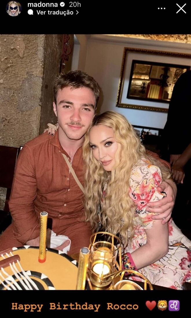 Madonna, ao lado do filho Rocco, que celebrou o seu aniversário também em Lisboa. Contou até com um bolo no formato de uma guitarra portuguesa.