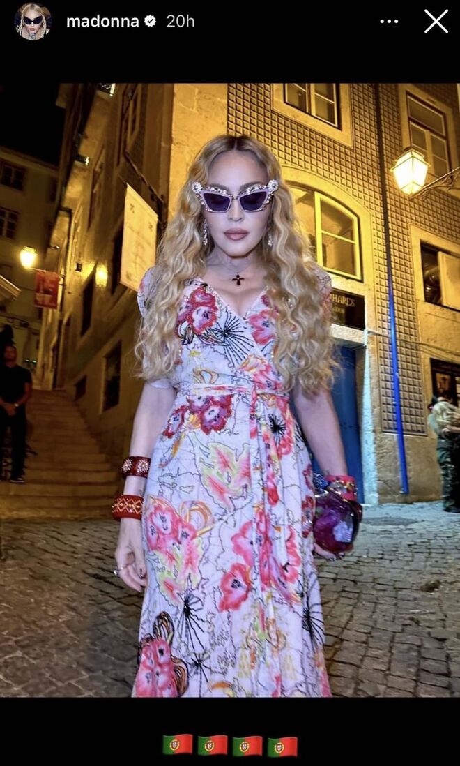 Madonna em plena Alfama. A cantora colocou nesta story as bandeirinhas portuguesas.