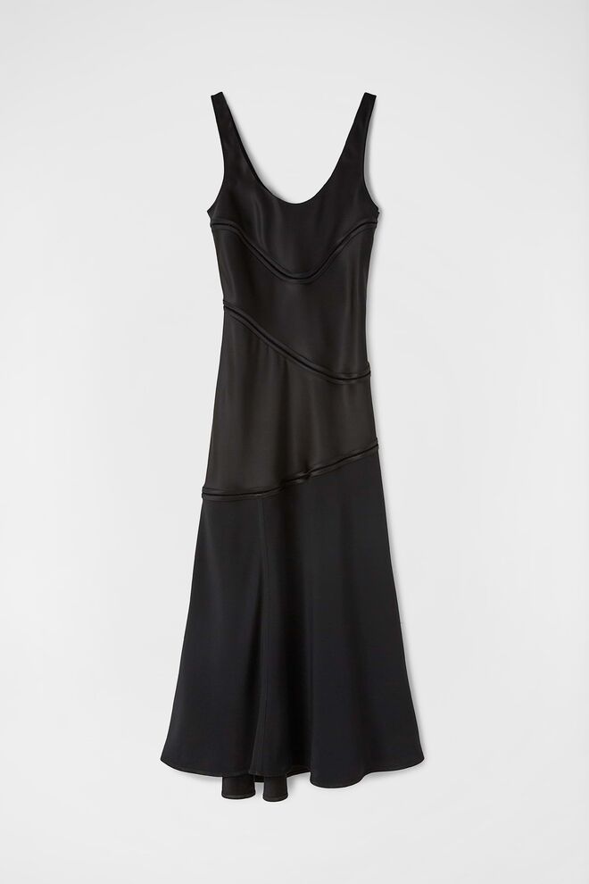 Vestido em seda, €1490, Jil Sander.
