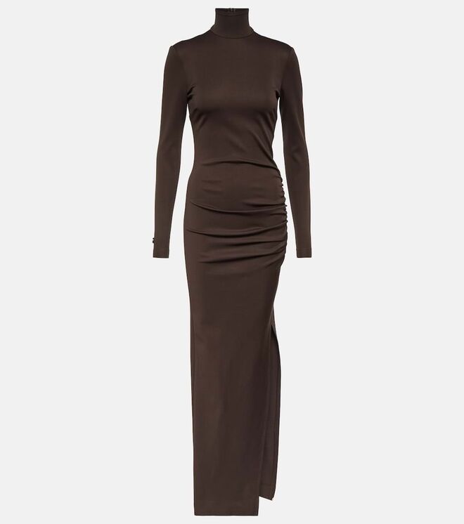 Vestido em malha de seda, €1750, Dolce&Gabanna em Mytheresa.com.