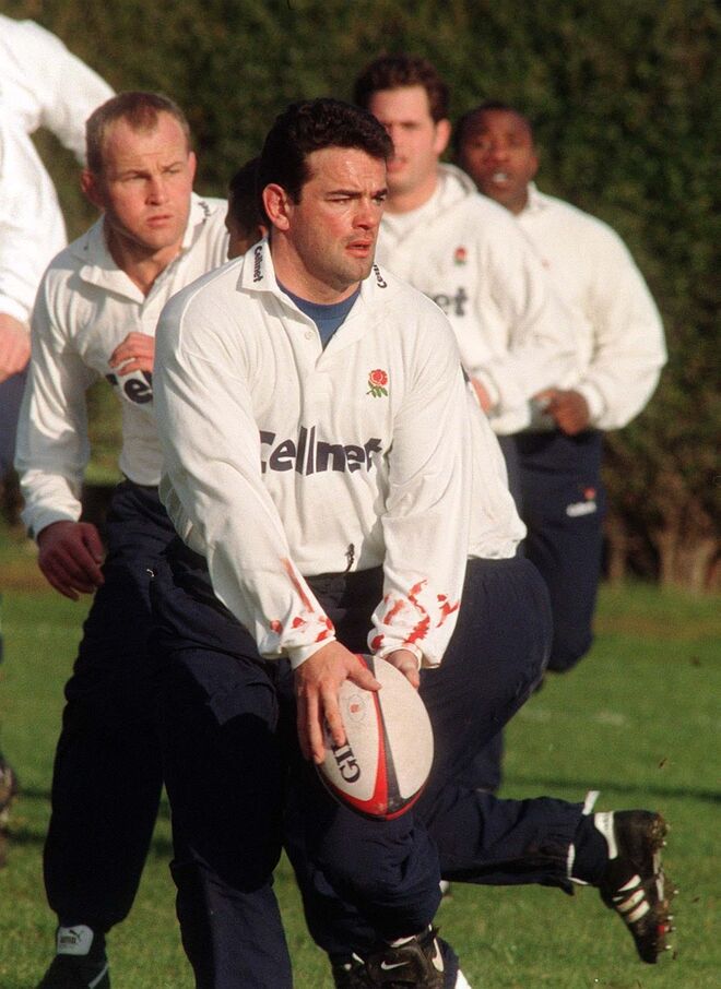 Diana conheceu a ex-estrela de rugby de Inglaterra durante um treino matinal no Chelsea Harbour Club de Londres em 1995. Embora o relacionamento tenha sido negado por Carling, Diana supostamente pediu sessões de treino privadas que levaram a um encontro casual.