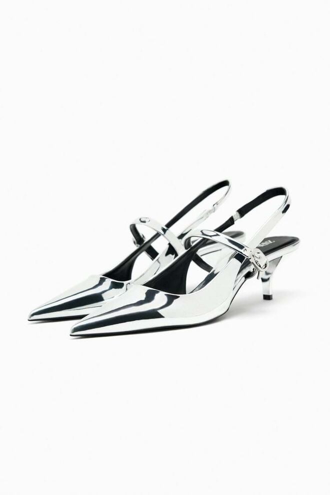 Sapatos, €35,95, Zara